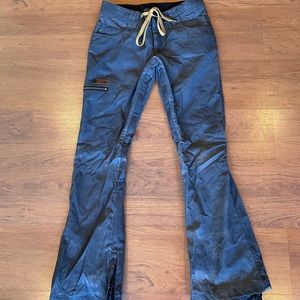 DC snowboard pants